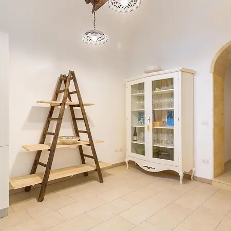 Le Mule Suite&rooms - * Specchia
